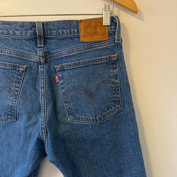 Levi's Wedgie Classic Straight Jeans in Stretch Cotton | Size 27 - Picture 5 of 10